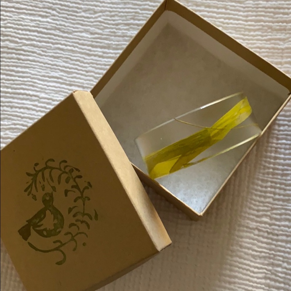 New in box art museum resin bracelet